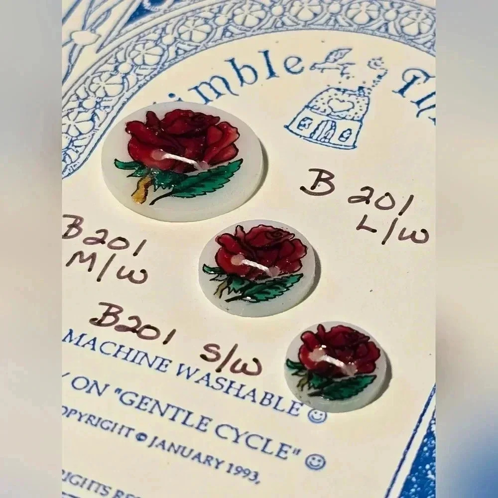 Vintage Nimble Thimble Red Rose Buttons 1993 - Picture 4 of 5